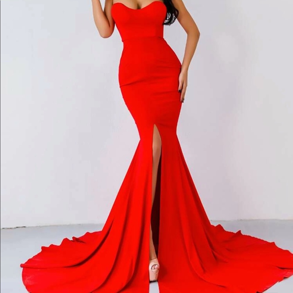 Size M brand new still in mailing bag